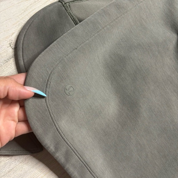 Lululemon Softstreme Belted Wrap Jacket Size M/L - Picture 6 of 8